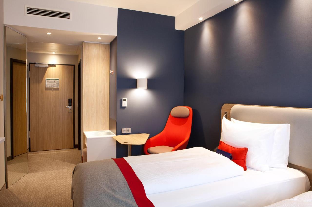 Holiday Inn Express - Goeppingen By Ihg Экстерьер фото