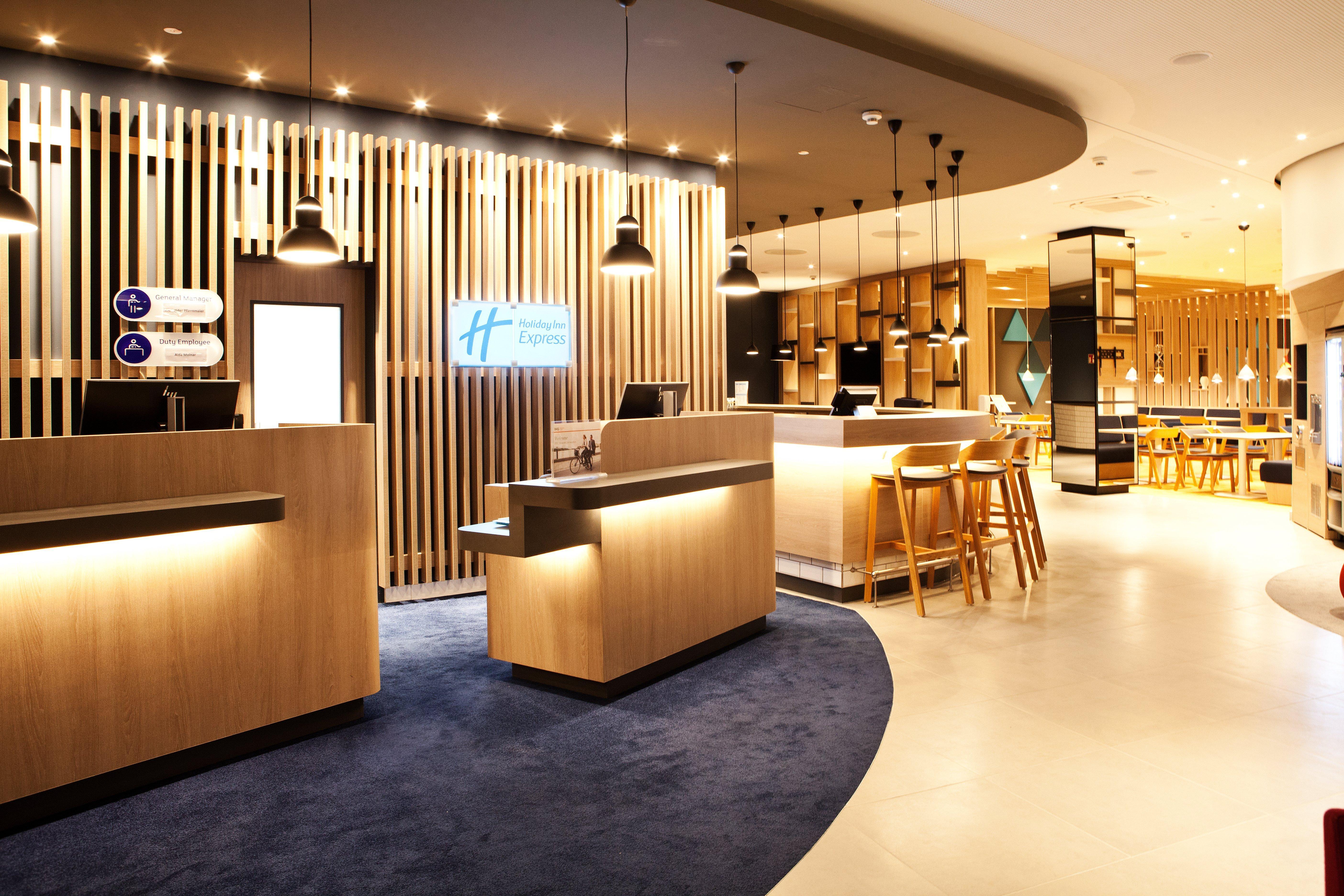 Holiday Inn Express - Goeppingen By Ihg Экстерьер фото