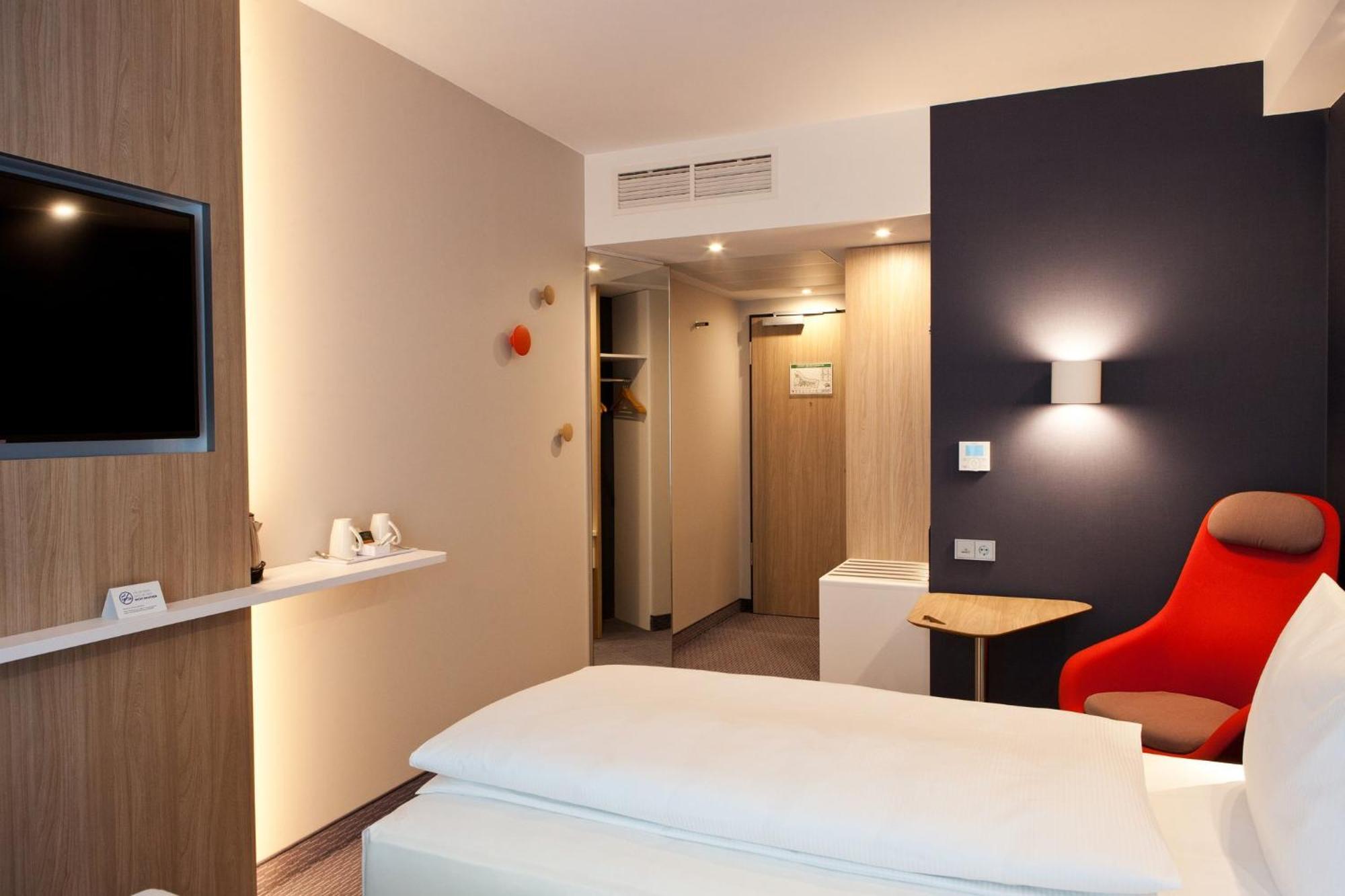 Holiday Inn Express - Goeppingen By Ihg Экстерьер фото