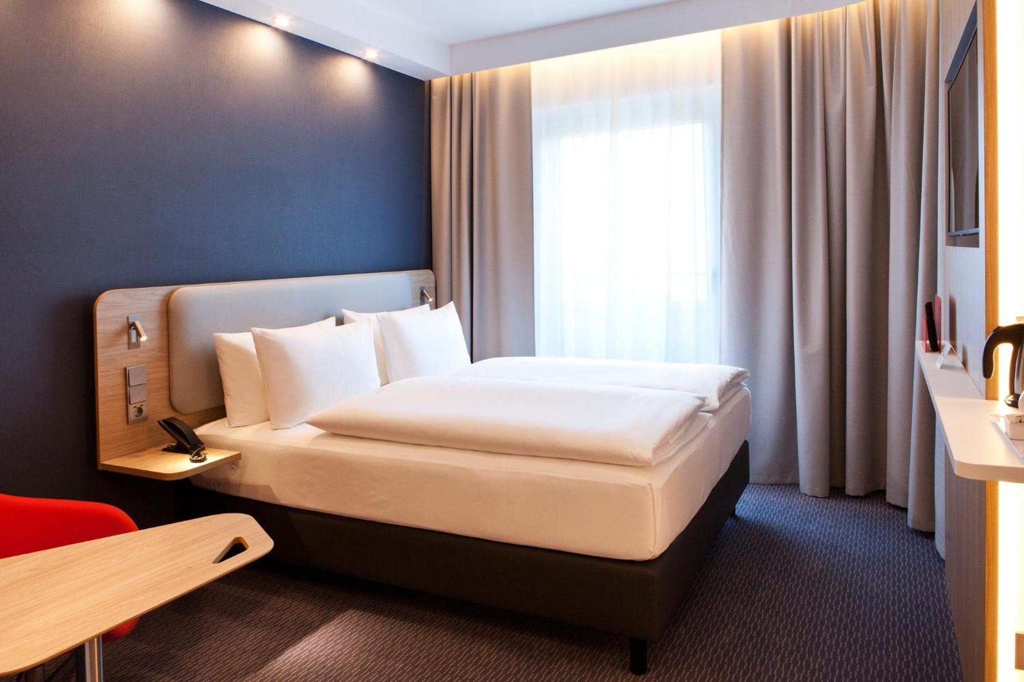 Holiday Inn Express - Goeppingen By Ihg Экстерьер фото